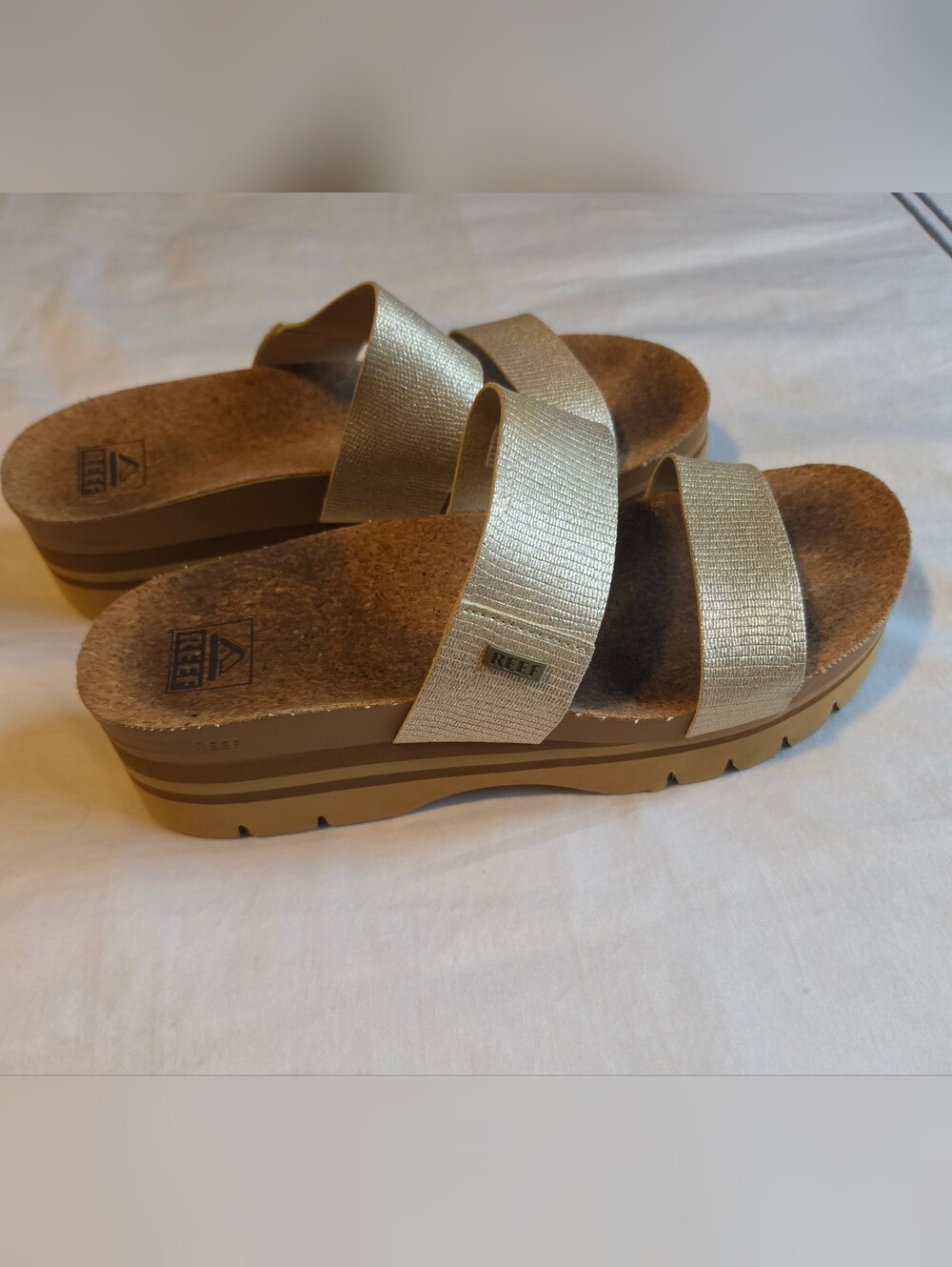 REEF Women's Gold Metallic Cushion Vista Slide